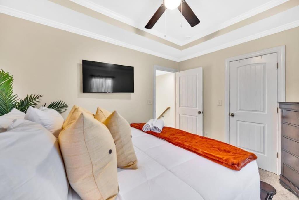 Cozy 2B Townhouse King Bed Free Parking Tv In Brs Villa Concord Kültér fotó